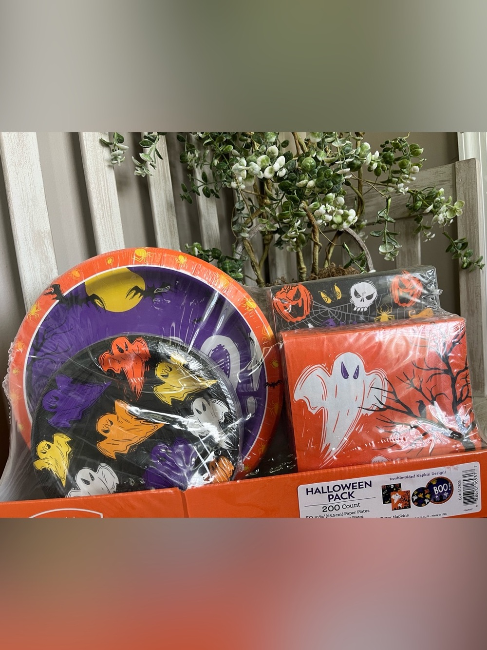 200 Pcs~ Halloween Ghost Party Supplies bundle   ~ New~ in package